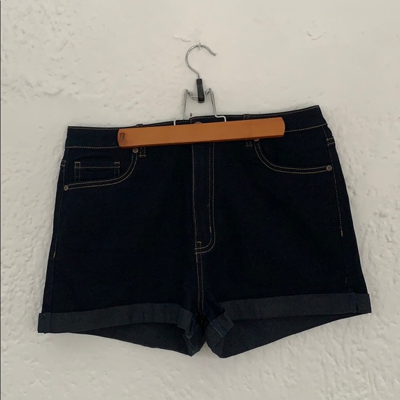 Shorts - Picture 1 of 2